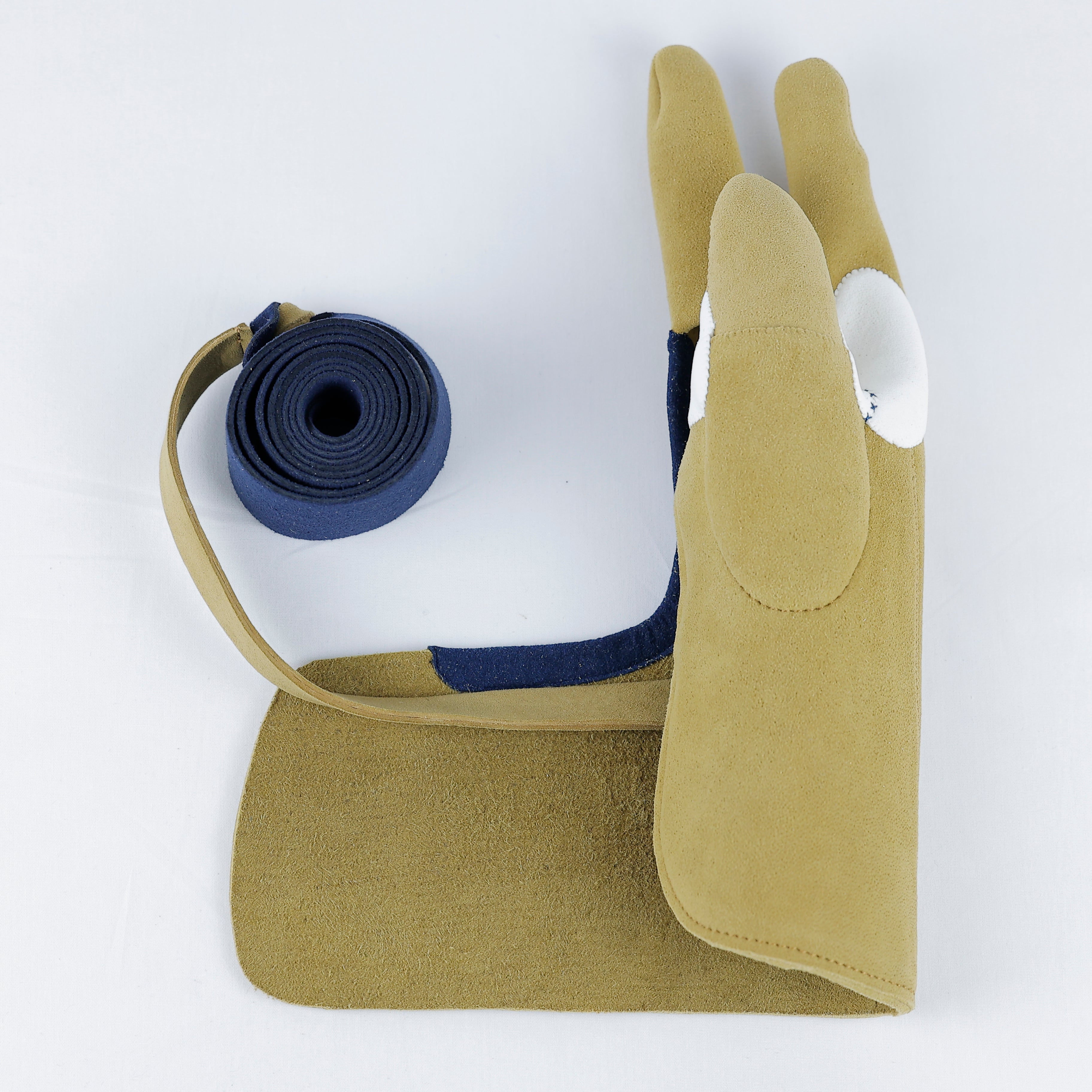 弓道　ユガケ　豊月　記名あり。 弓道 ユガケ 豊月 記名あり。